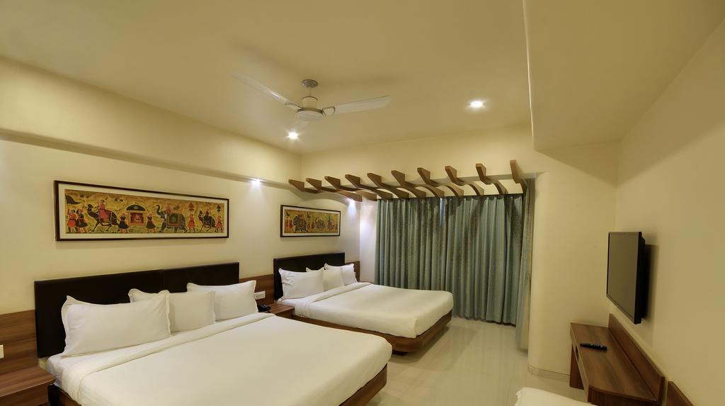 Hotel Shreeji Vatika, Airport Road - Tap to explore photos