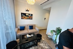 Four Heart Stays, Noida