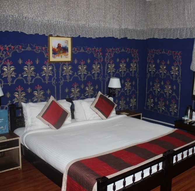 AC Tent Wooden Room at Nirwana Palace - A Heritage Hotel