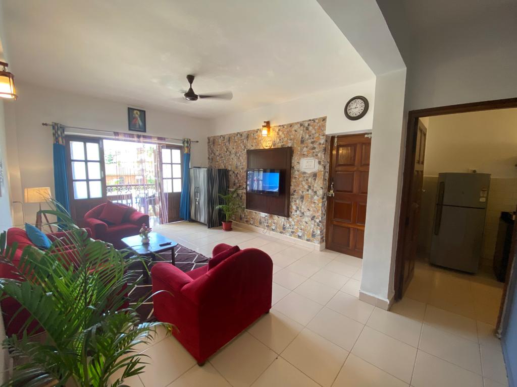 Kamat 1 | 2 BHK Luxurious Pool Facing Apartment - Tap to explore photos