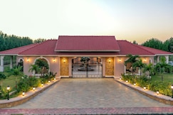 StayVista at Desert Palms with Orchards, Dwarka