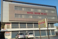 Hotel Silver Palace, Modasa