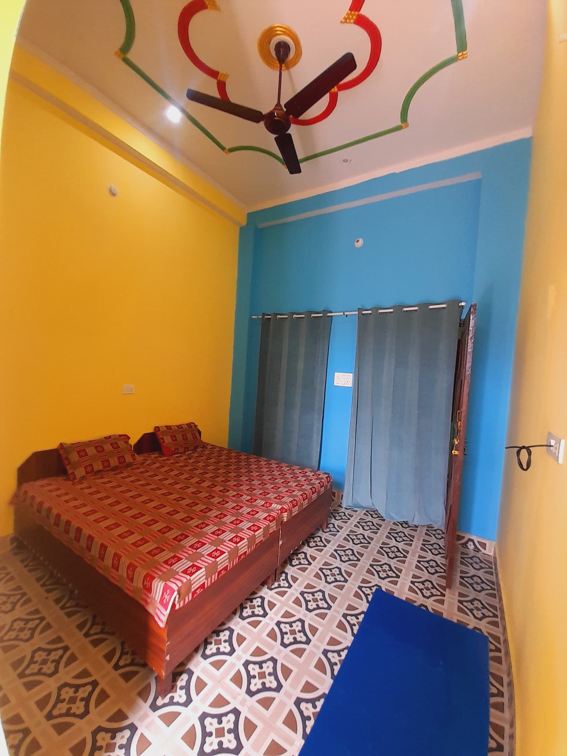 SHIVANS HOMESTAY - Tap to explore photos
