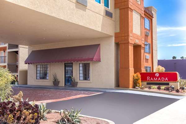 Ramada by Wyndham Culver City - Tap to explore photos