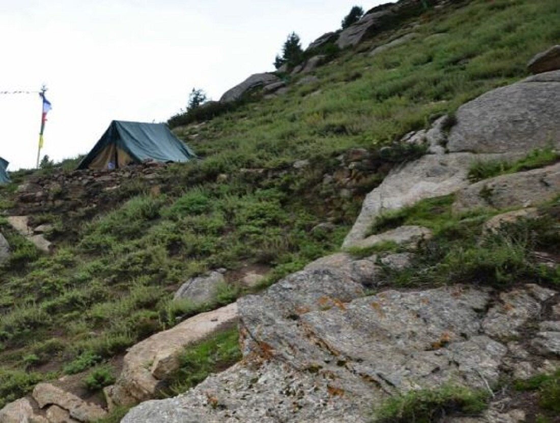 Giri Camps - Tap to explore photos