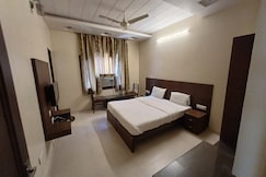 Hotel Raghav Palace - 1.5km Jaipur junction & 0.50km Sindhi camp, Jaipur