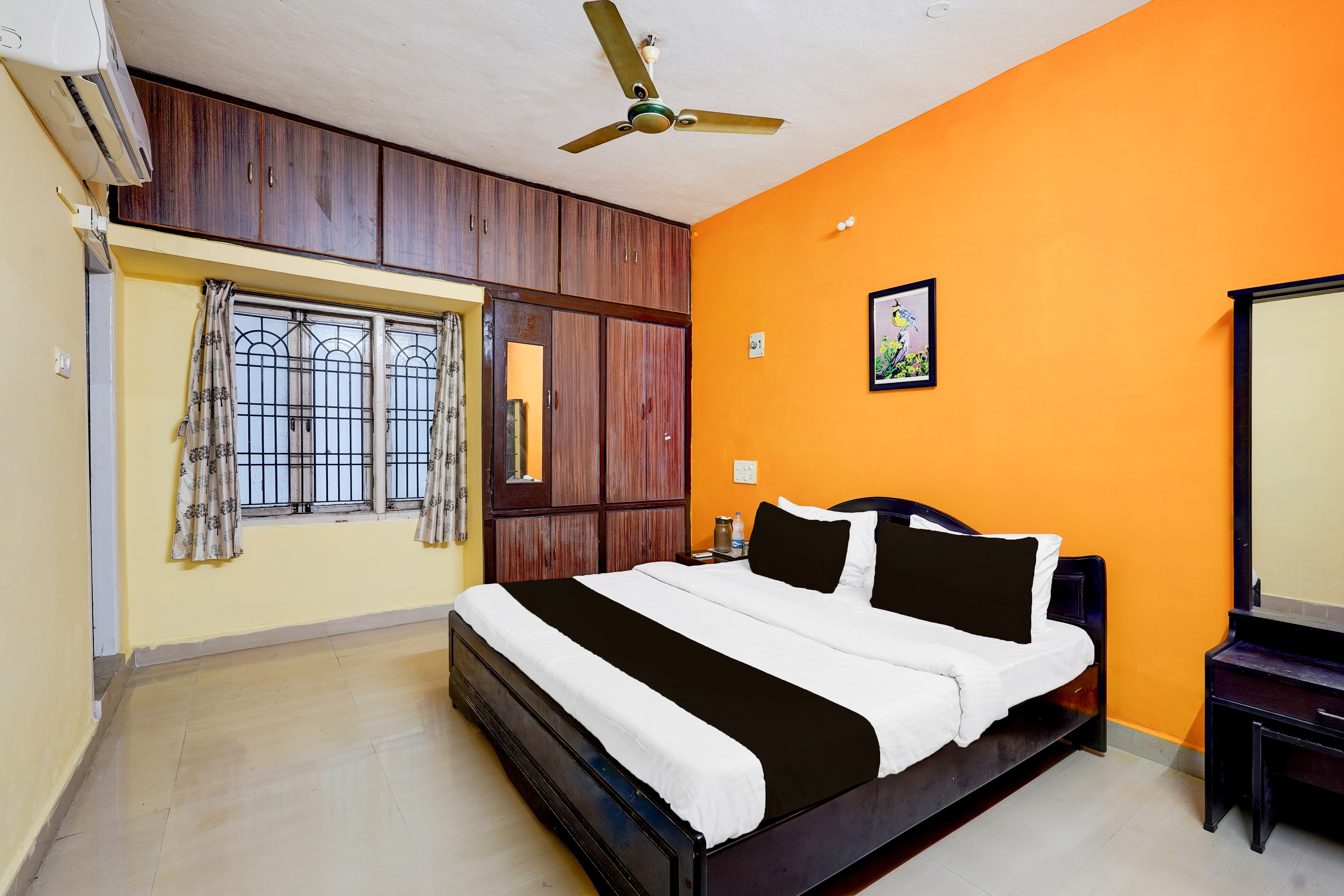 Hotel O SRI BALAJI HOME STAYS - Tap to explore photos