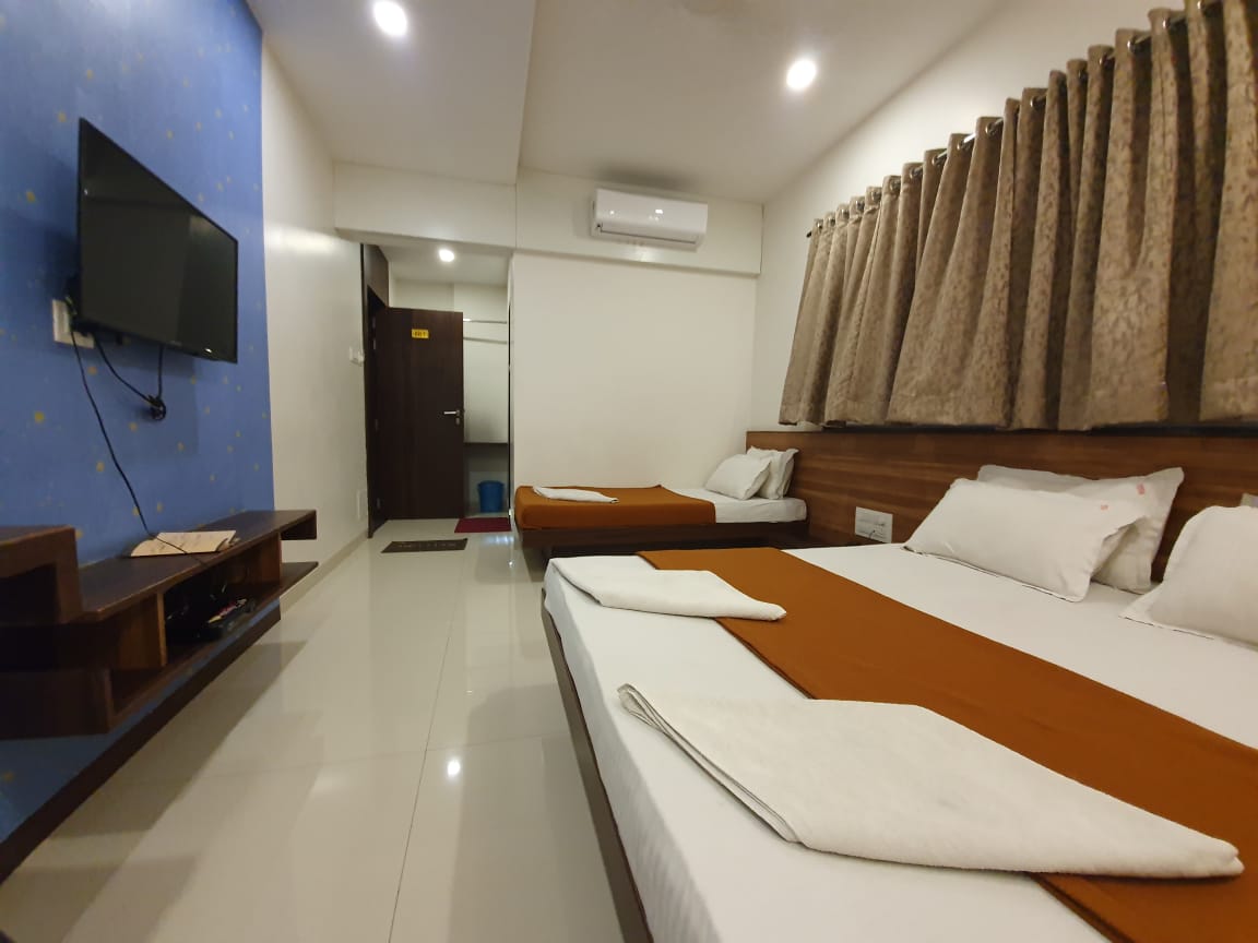 Hotels Near Sai Ashram Book From 294 Hotels 𝐂𝐋𝐎𝐒𝐄𝐒𝐓