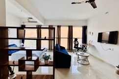 The Sapphire Atelier From The Atelier Series, Pune