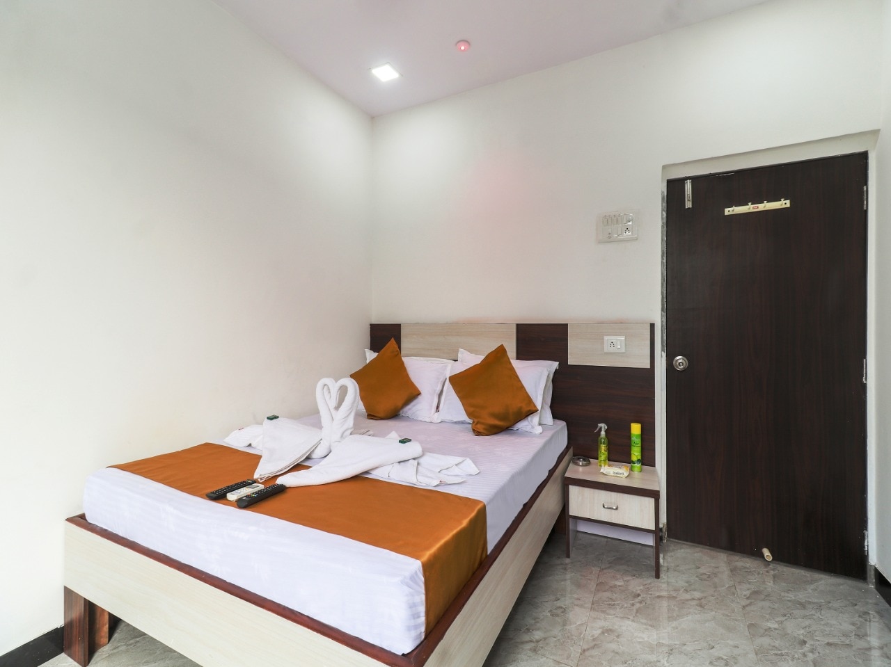 Hotel Sai Siddhi Inn - Navi Mumbai - Tap to explore photos