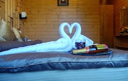 Duplex Pine Cottage with Balcony