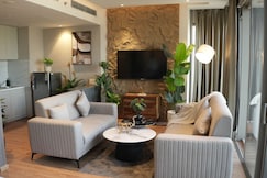 Luxury Studio w/ Pool, WiFi, AC & Parking | M3M Urbana, Gurgaon
