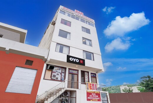 Hotel O Pragati