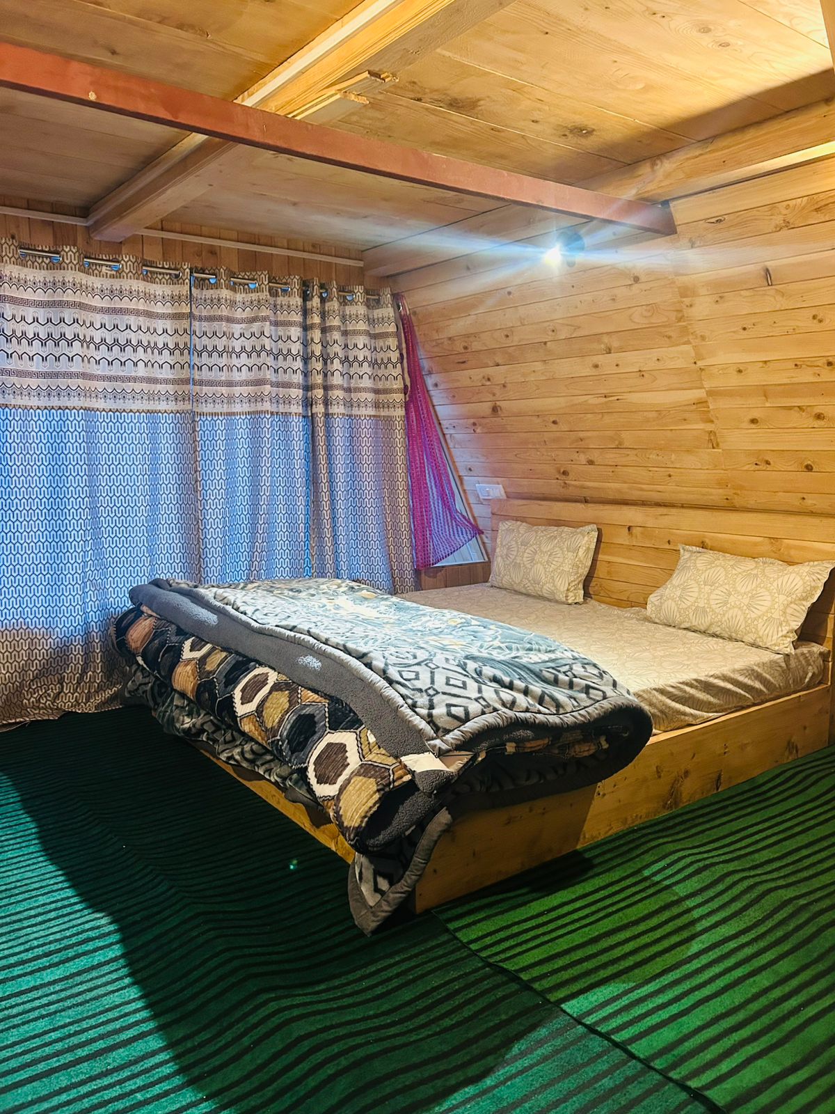 Skytouch cottage - Tap to explore photos