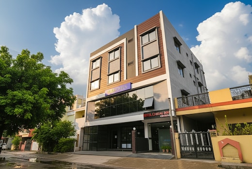 FabHotel Chirag Inn