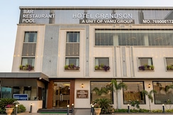 Vanu Group of Hotels  Hotel Grandson, Jaipur