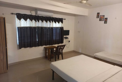 OYO 819591 Hotel Gokul