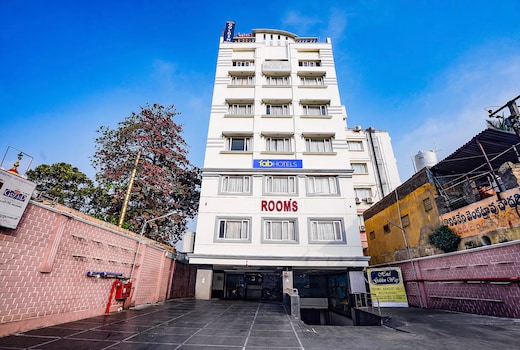 FabHotel Golden Way - Nr. Gandhi Nagar