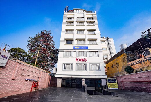 FabHotel Golden Way - Nr. Gandhi Nagar