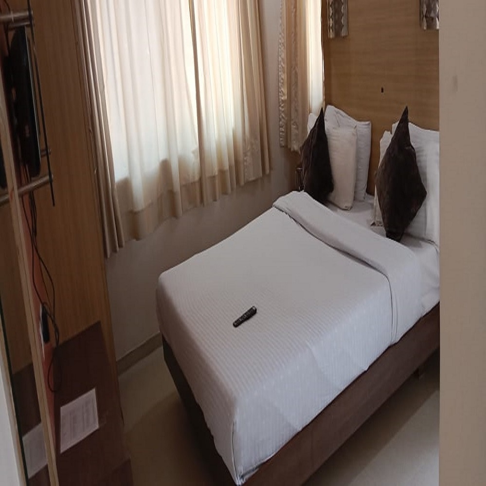 Hotel Wilson Executive Mahabaleshwar - Tap to explore photos