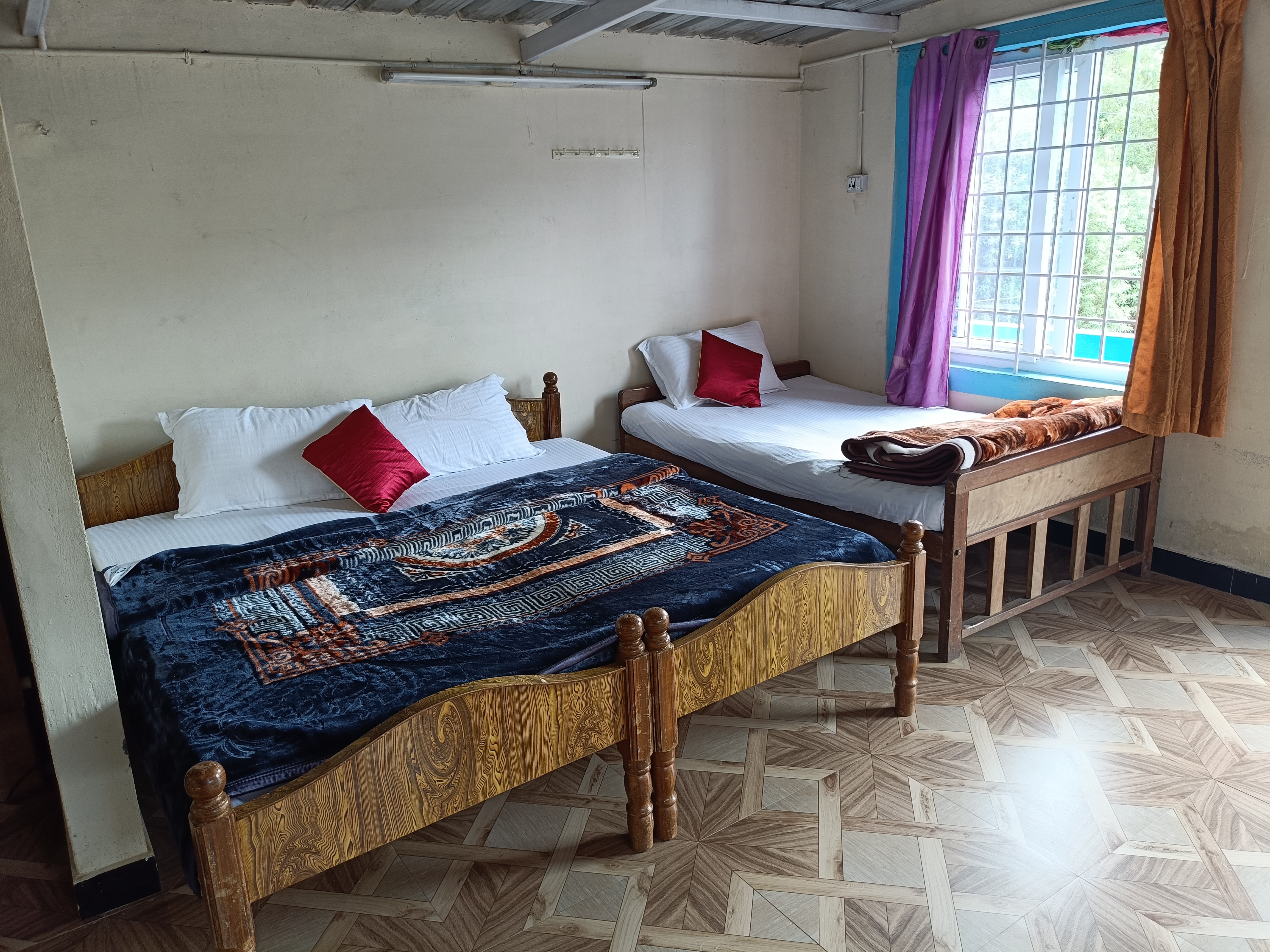 HRS Budget Rooms - Tap to explore photos