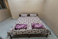 1B FR1 Brahmachaitanya Homestay Nr Railwy Station, Pandharpur