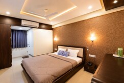 Hotel Manila, Gandhinagar