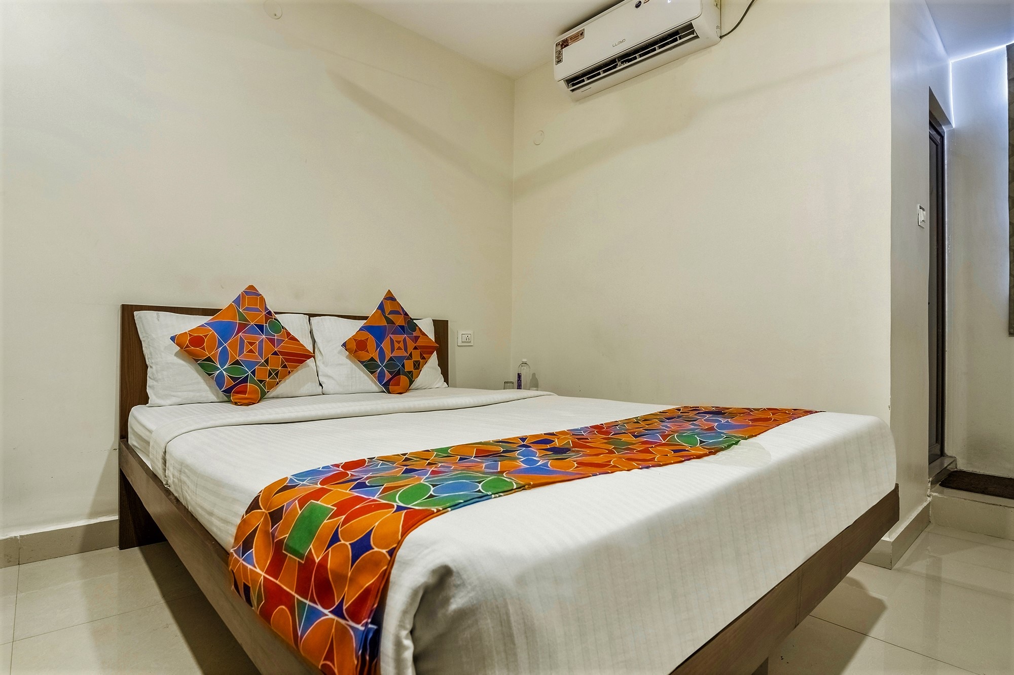 FabHotel VJR HSR - Tap to explore photos