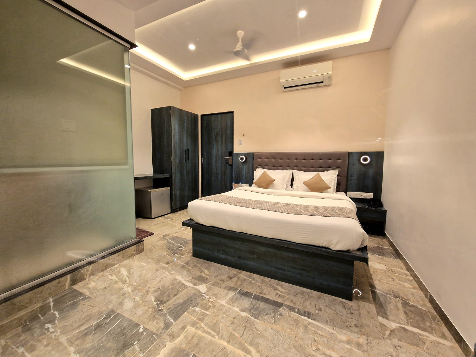 Miraya Prive (Balcony, Privacy for Couples) 1