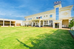 Hotel O UTS STAY IN, Nagpur