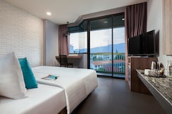 Cross Vibe Chiang Mai Decem Hotel, Chiang Mai