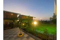 Casa Green Restaurant & Resort, Khanvel