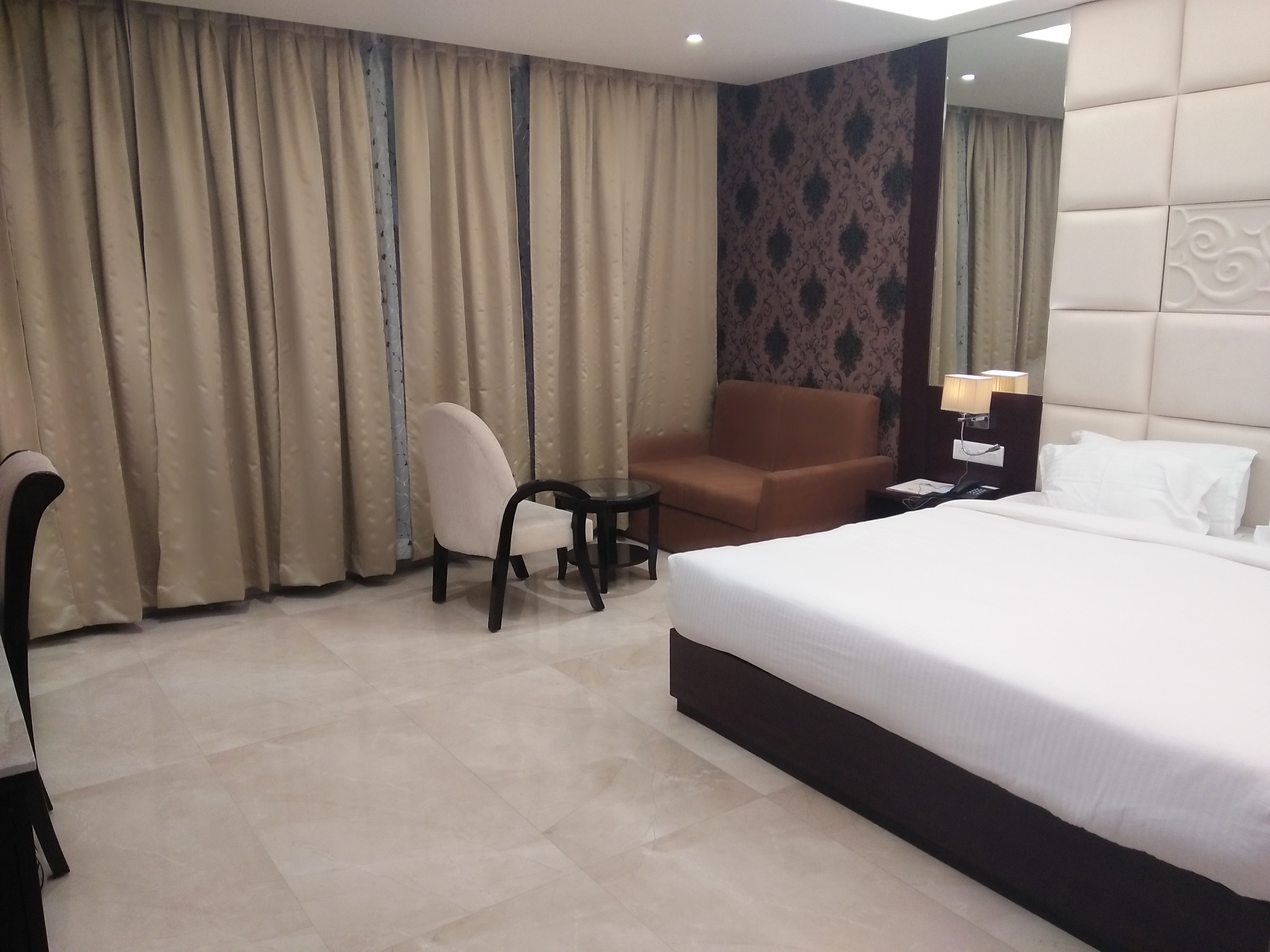 Shri Hotel Kanwar Palace - Tap to explore photos