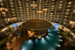 Belliza Luxury Resort| Pool | jacuzzi, Surat