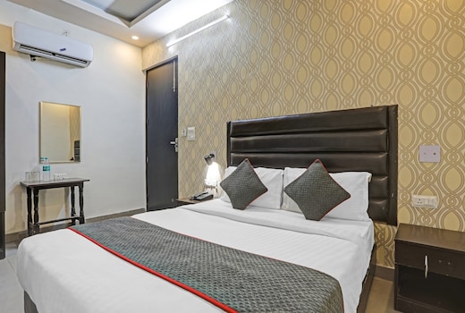 TOWNHOUSE THE HOTEL DIAMOND VASUNDHARA