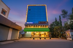 FabHotel Golden Heights, Pune