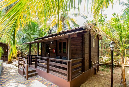 The Rainbow's End| Unique Cottages with Pool