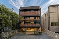 Hotel Bluestone Prime (Nehru Place) by The Cosy hotel, Delhi