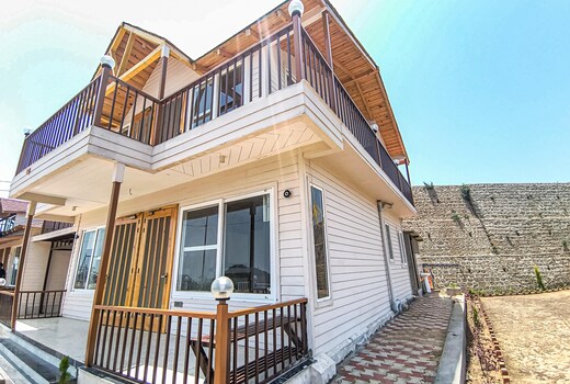 Jusgar Homestay 2BHK- GF in Lansdowne by Homeyhuts