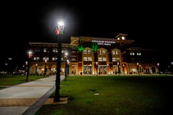 Holiday Inn Express & Suites Bryan, Brazos