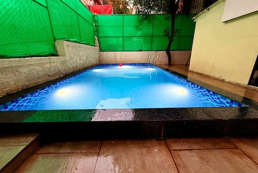 Starlit 4bhk villa with pvt Pool by Regara Stays
