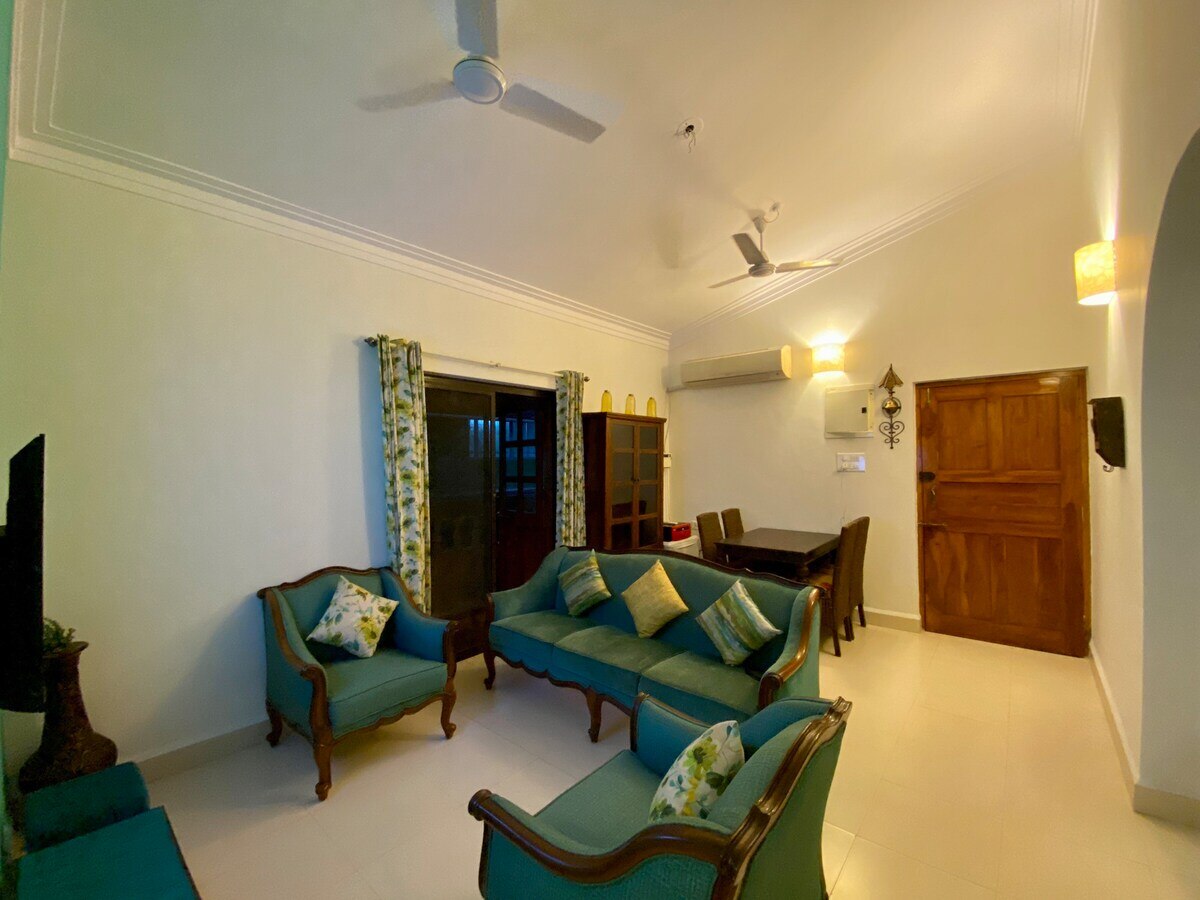 2 bedroom Condo with pool - Tap to explore photos