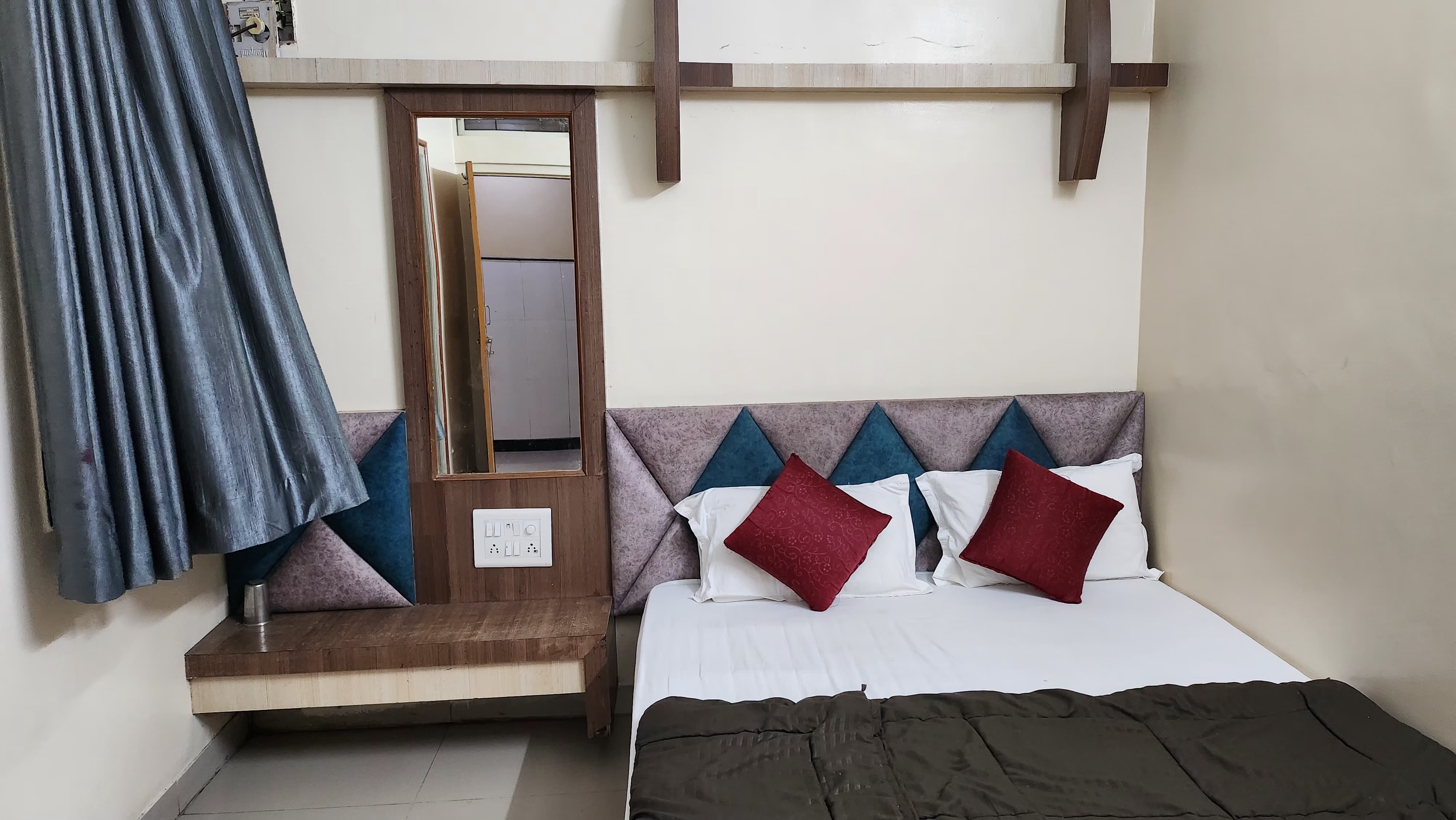 Double Bed Non Ac Room 1