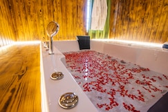 Honeymoon Suite, Pondicherry