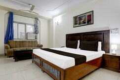 Hotel O Golden, Delhi