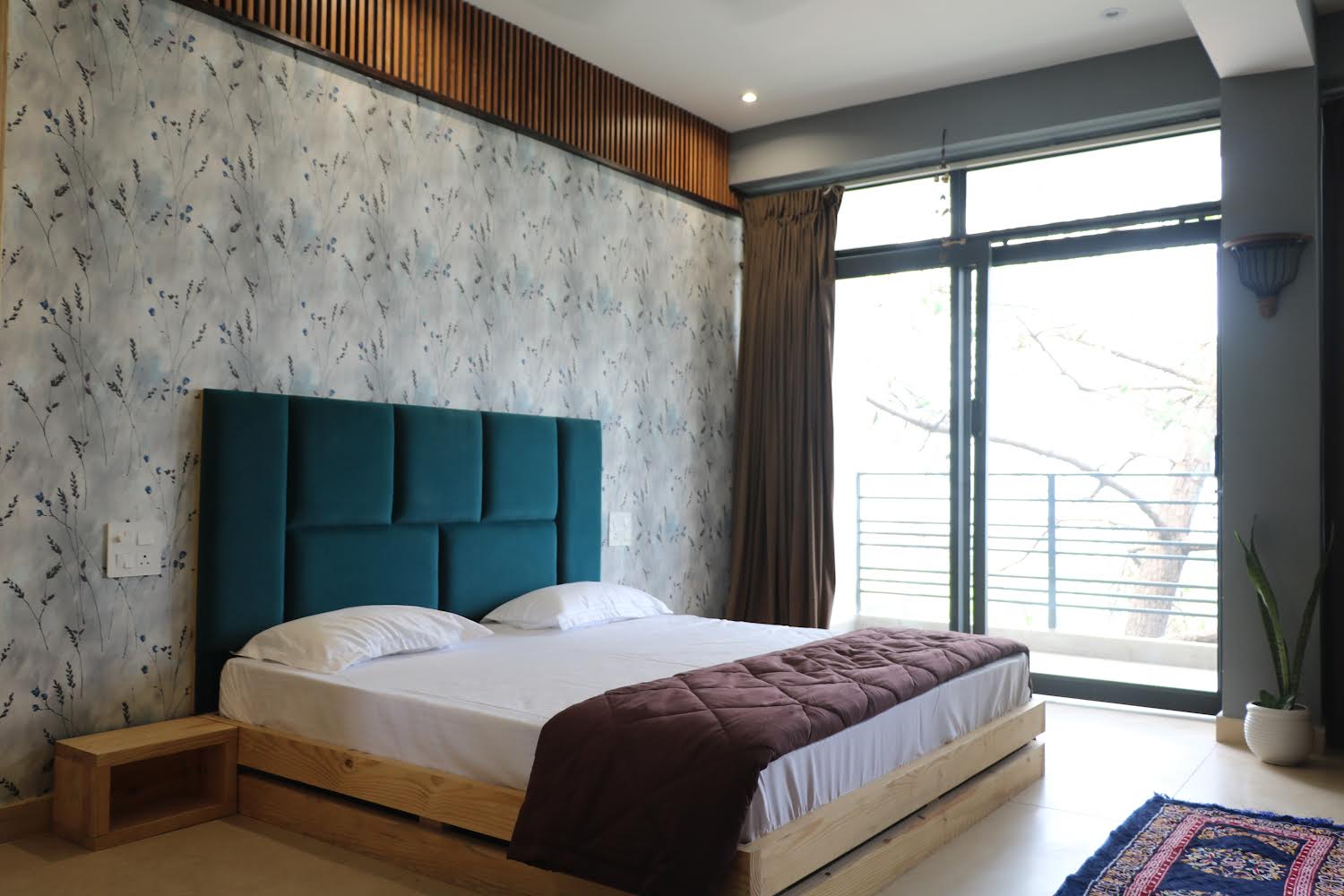 Zen Nest, Hill Crest Kasauli Studio 1 - Tap to explore photos