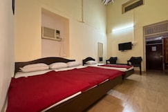 Divadkar Hotel, Matheran