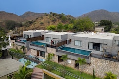 Kaizen Eirene Luxe - Infinity Pool Villa, Udaipur
