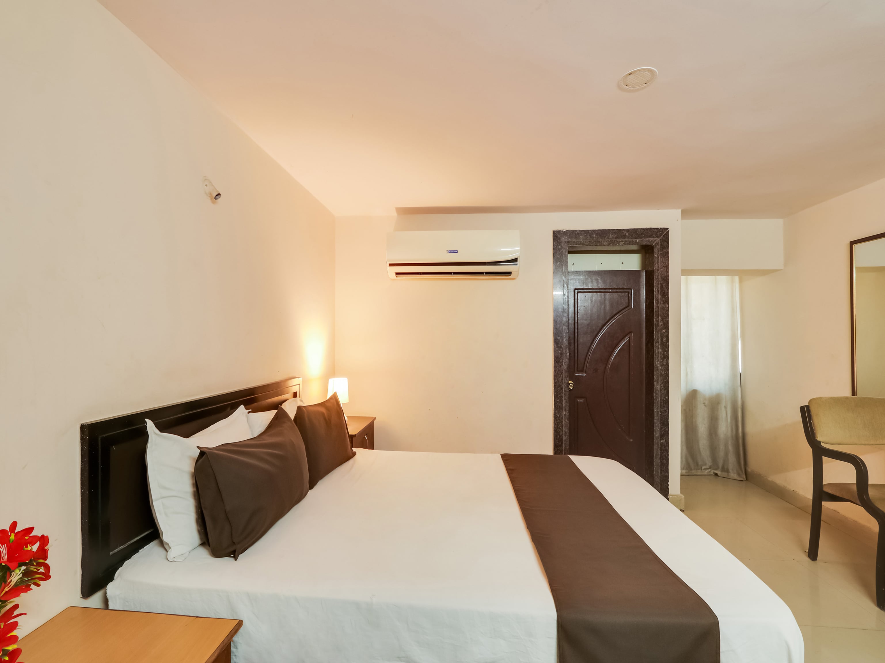 Hotel O Srinivasa Grand - Tap to explore photos