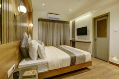 The Golden Tower, Delhi